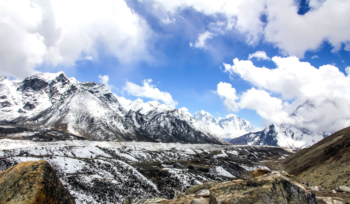 Outstanding scenery of Everest range